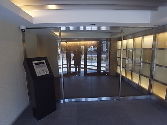 メゾン・プティ　シエル3階 エントランス