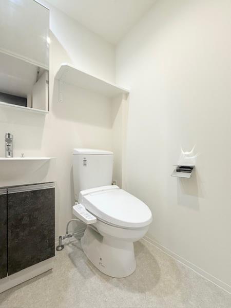 エレミ本蓮沼1階 トイレ