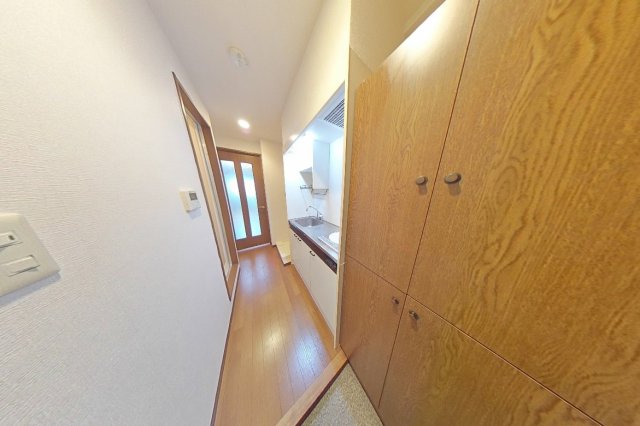 フェニックス芝公園303号室 玄関