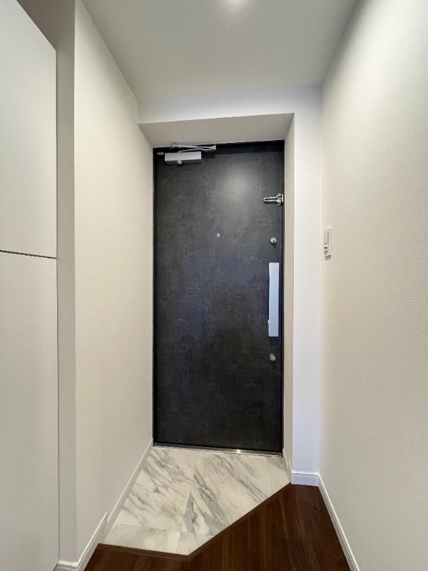 秀和鷺宮1階 玄関