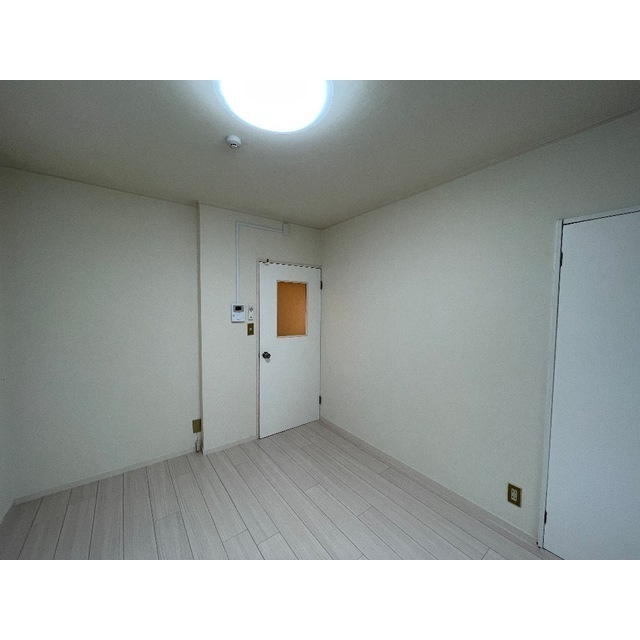 サカエコーポ桜ヶ丘101号室 リビング