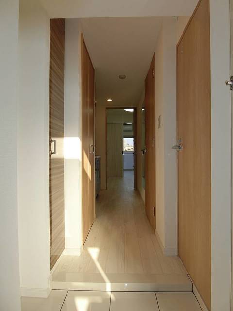 グランド・ガーラ大島 明るい玄関です