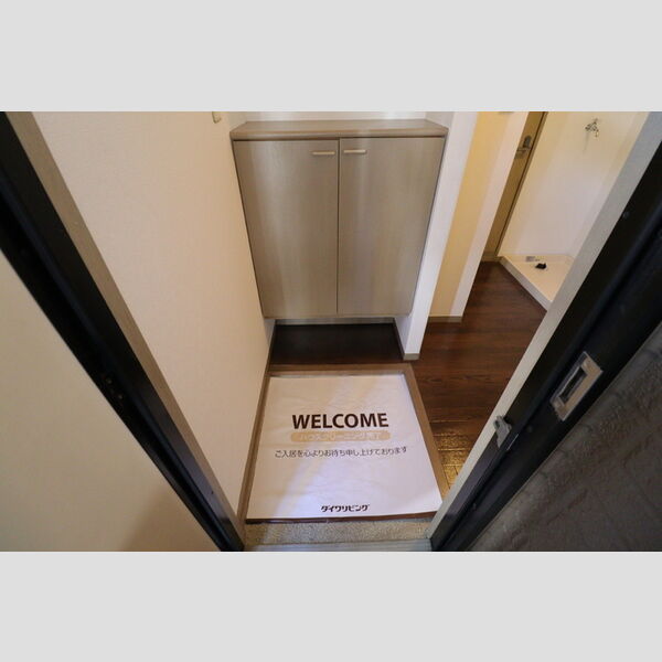 ファミーユ森田 玄関