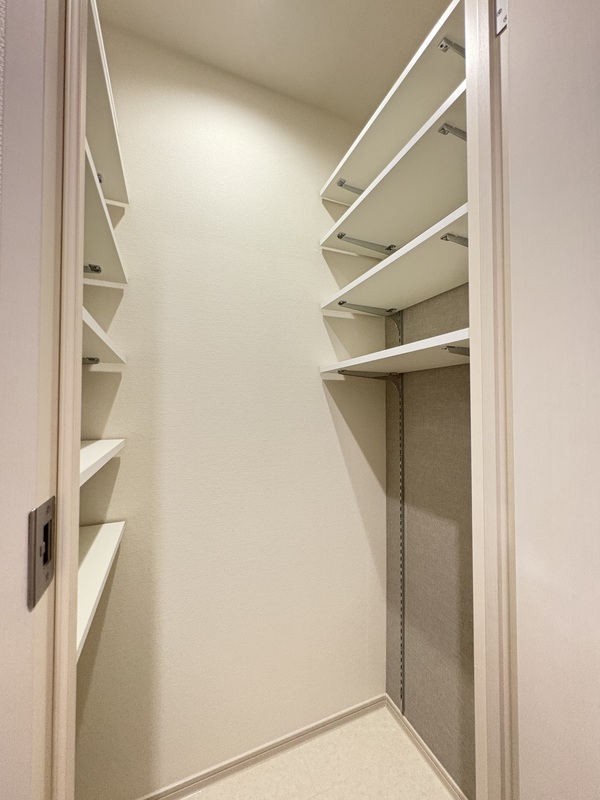 リブリ・PatriA平の 玄関