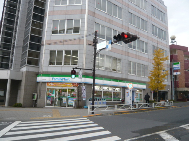 プリマベーラ 【コンビニエンスストア】ファミリーマート日野駅前店まで247ｍ