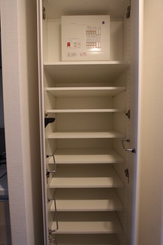 プラウドフラット中野330号室 収納