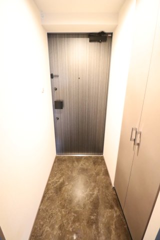 ジェノヴィア学芸大学0401号室 玄関