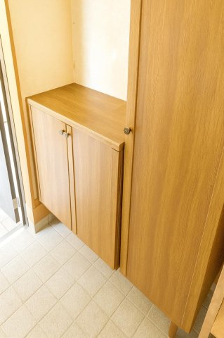 平塚市入野戸建 玄関内シューズケース