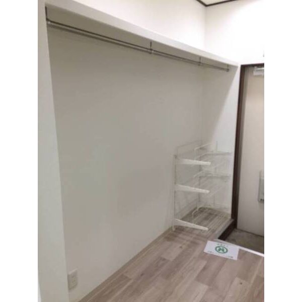 ベラドーモA0102号室 収納