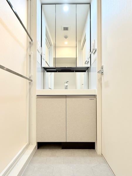 アジールコート町屋6階 洗面