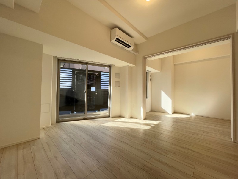 ドゥーエ王子神谷1階 リビング