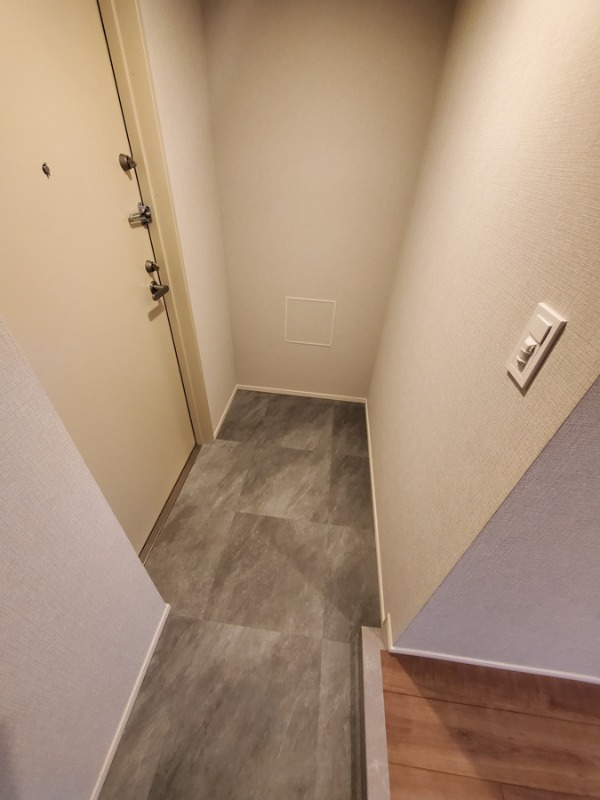 maison chrolo4階 玄関