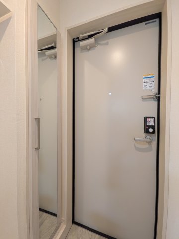 ニコ春日町0205号室 玄関