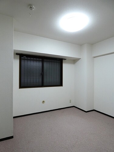 ライオンズガーデン中浦和2階 納戸