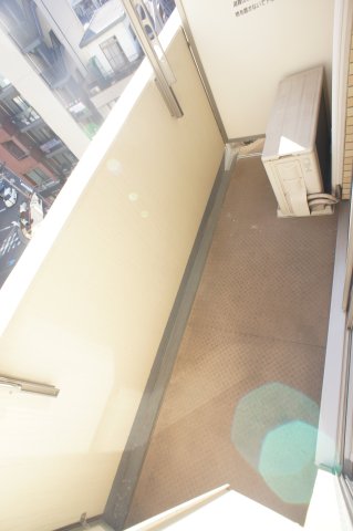 ニュー千葉稲毛ビル バルコニーからの眺めを楽しみながら食事をしませんか