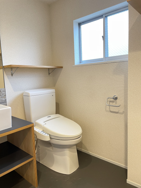 OWN APARTMENT 一之江101号室 トイレ