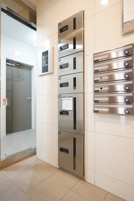 コスモグレイス新宿6階 宅配BOX