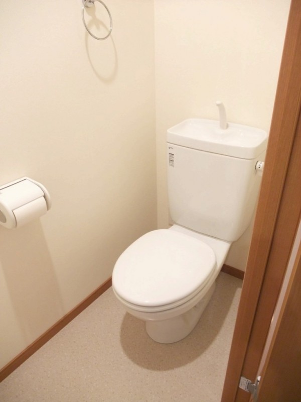 リクレイシア富士見台1階 トイレ