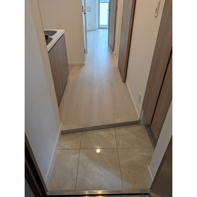 プレール・ドゥーク横濱子安507号室 ※各階で色合いが異なります