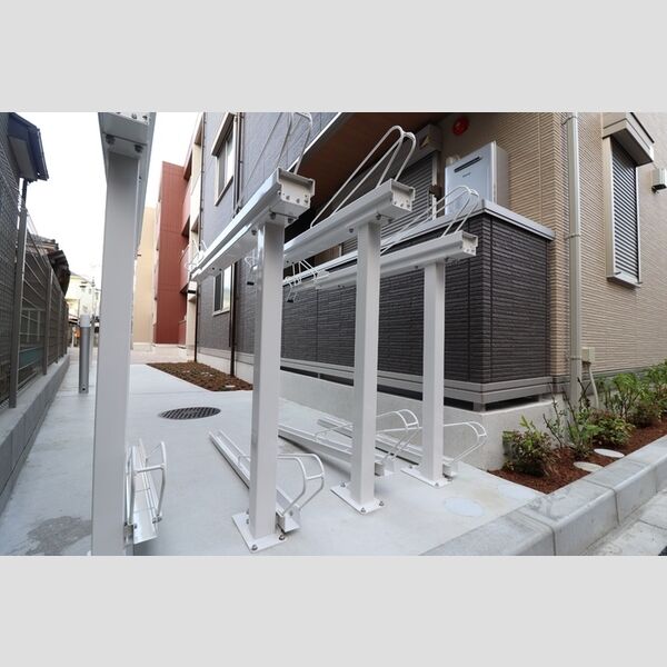 セレスティア東四つ木Ⅱ102号室 駐輪場