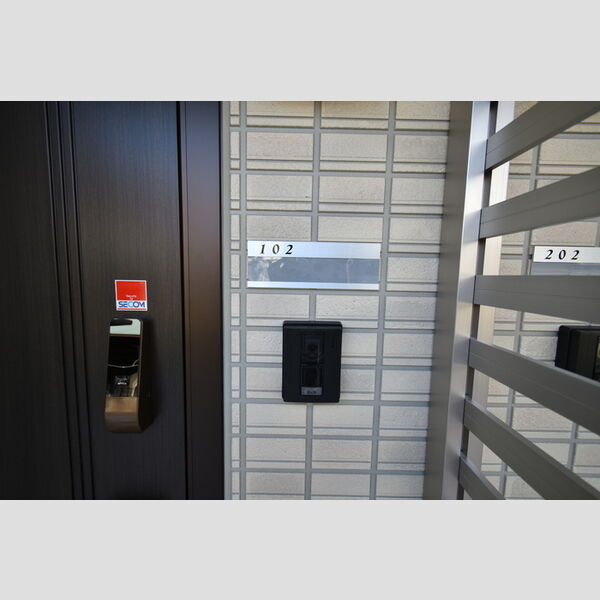 サニーハウス 表札・インターフォン