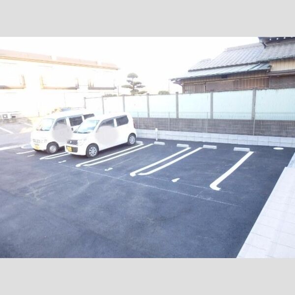 サンライトハイツ101号室 駐車場