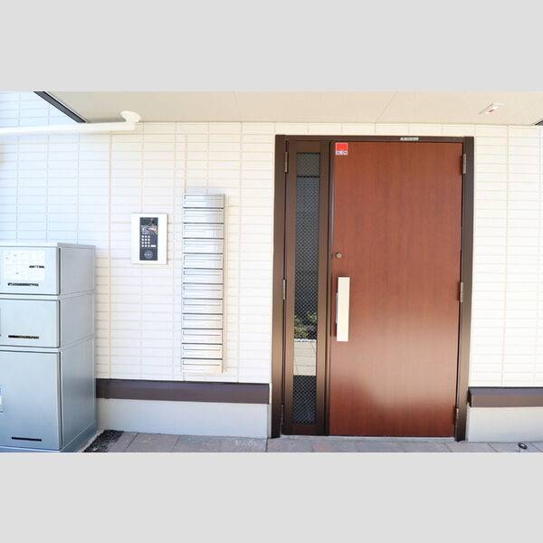 ティアラⅢ303号室 オートロック　集合ポスト　宅配ボックス