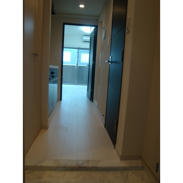 ロアール四谷 玄関