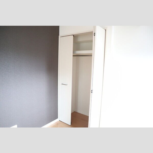 ラフレ東川口 クローゼット