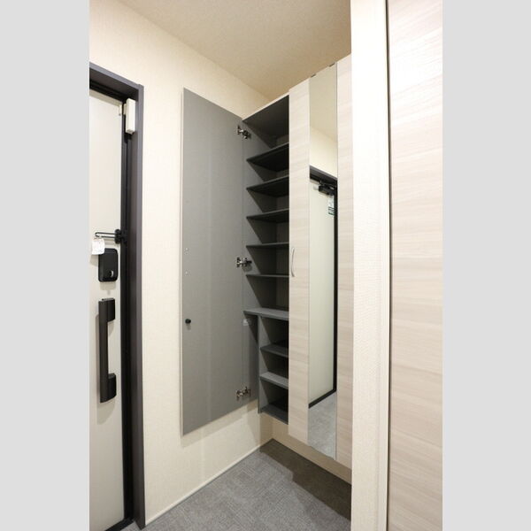 Dear Life306号室 シューズボックス