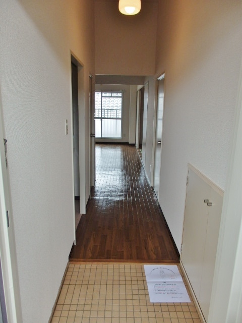 ヴィラむさしの0202号室 玄関