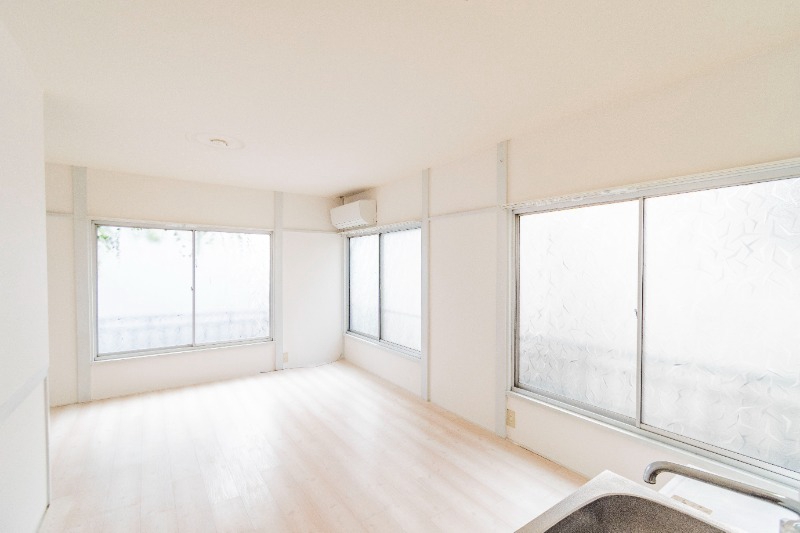 双葉アパート リビング