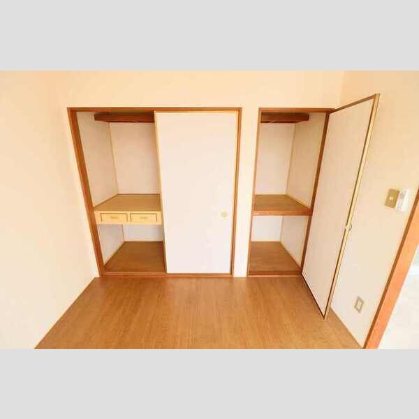 グランメールめぐみ　A 押入れ