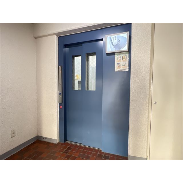 小手指ハイツＬ棟404号室 L棟エレベーター