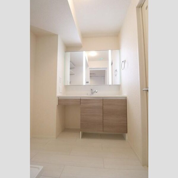 セジュール春日町2 洗髪洗面化粧台