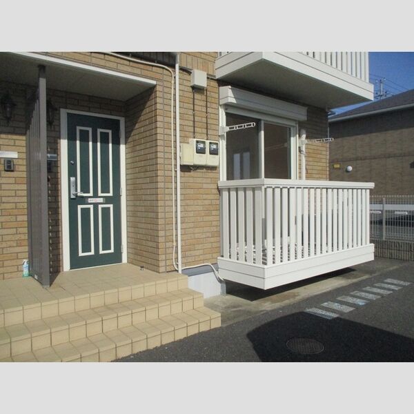 ラプランタン　B 玄関