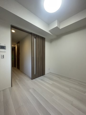 ガーラ・ステーション川崎平間3階 こちらの居間で趣味の時間をお楽しみください