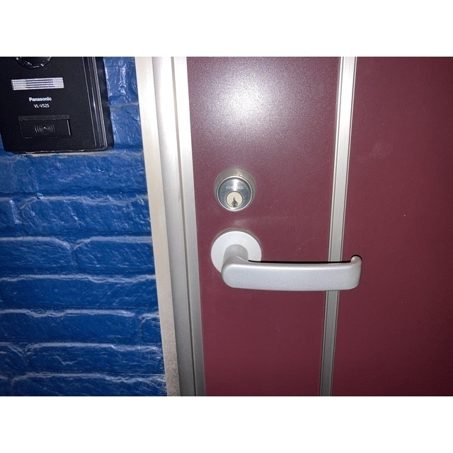 第100オーナーズビル202号室 玄関