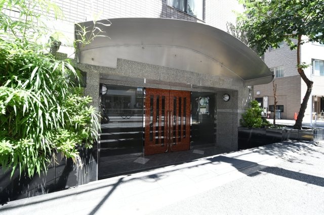ティアラ本郷三丁目 エントランス