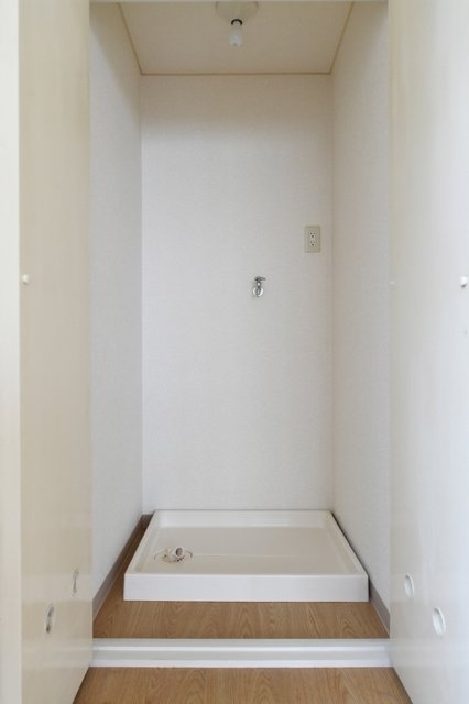 ストークコージィ芝公園 室内洗濯機置場