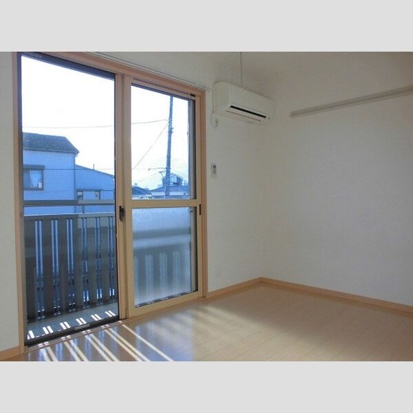 ラ・オート・リズィール ■南向きの明るいお部屋です■