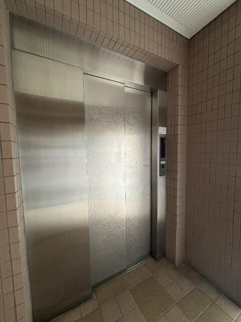 ア・ボートルサンテ西館4階 エントランス