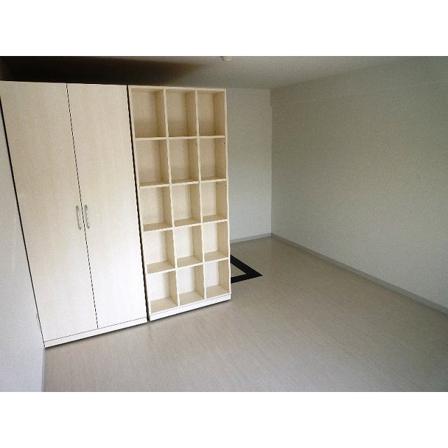 プレイズ　レイ 内観