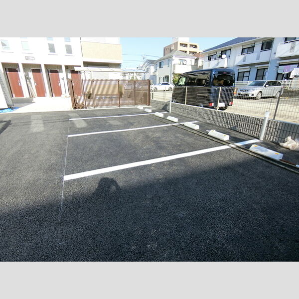 ウィル湘南台 駐車場