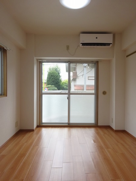 菱和パレス千歳烏山 リビング