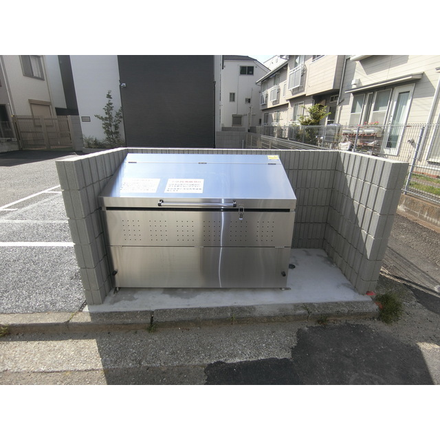 ビコローレ　ポストD号室 敷地内ゴミ置き場