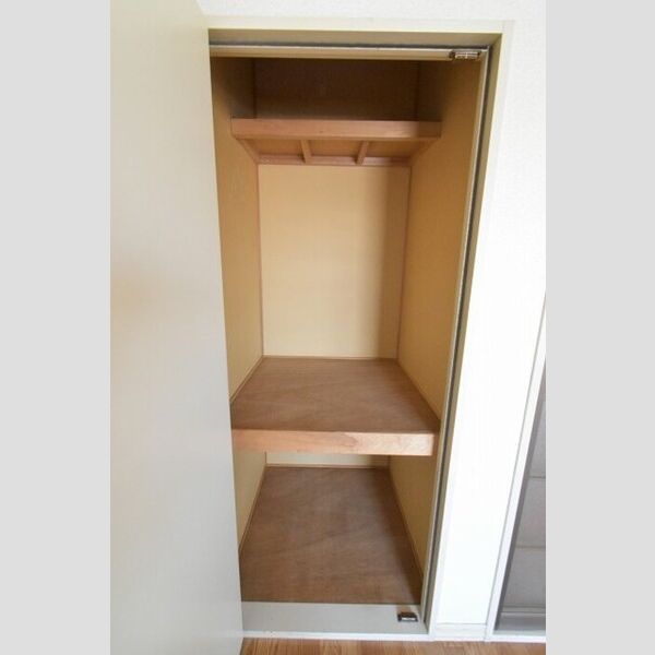 サンファミールSY 物入れ