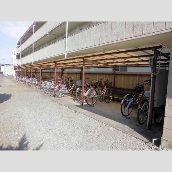 メゾン細田 駐輪場