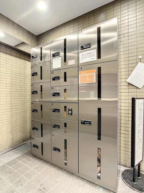 ウィン浅草8階 宅配BOX