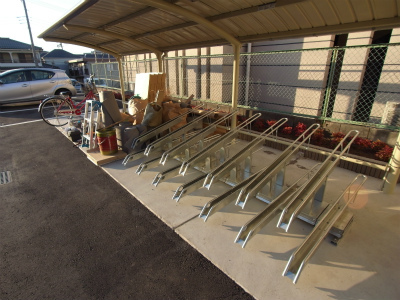 リブリ・Crest Yanagisaki 駐車場